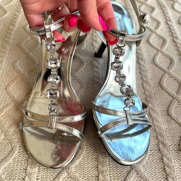 Jacqueline Ferar Vintage Rhinestone Silver Sandal Heels Women’s size 7 - Picture 1 of 12
